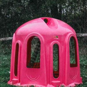 Różowy paśnik 10cio stanowiskowy dla koni z siatką