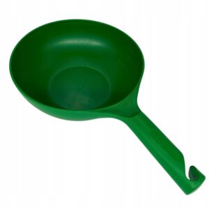 łyżka do paszy 1,5l zielona miarka plastikowa